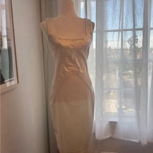 Gorgeous D&G Dolce & Gabbana fitted White Satin Dress